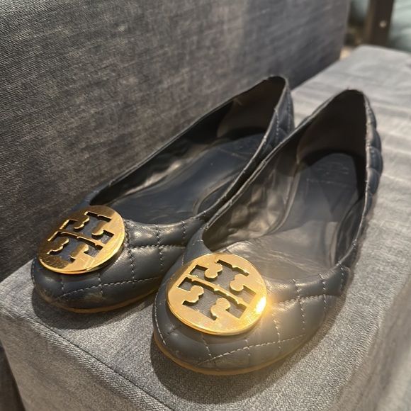 Tory Burch Navy Quilted Flats - Picture 2 of 4